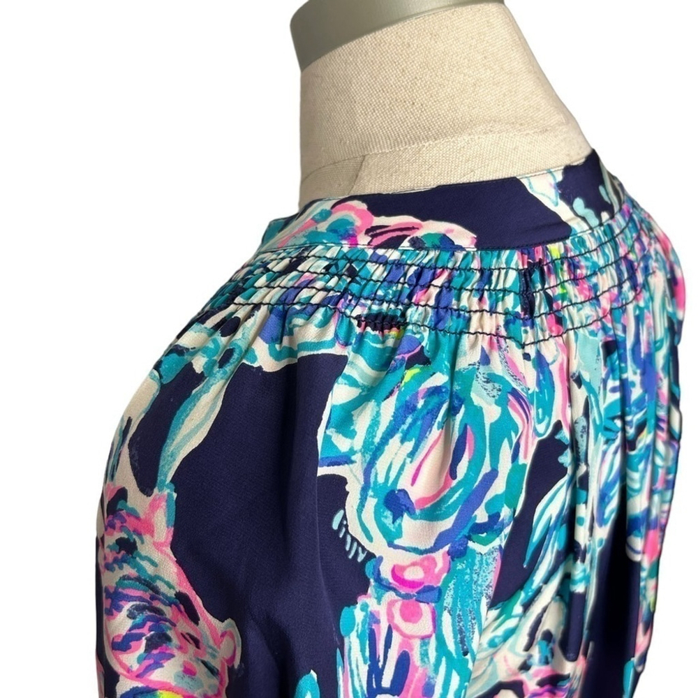 Lilly Pulitzer Elsa 100% Silk Smocked Bright Navy Caught Up Blouse Size XS - Picture 7 of 14